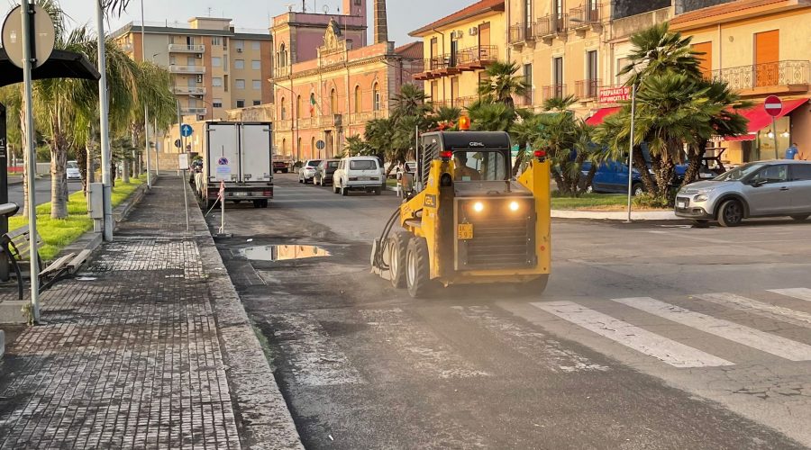 Riposto sommersa dalla cenere. Torre Archirafi in ginocchio