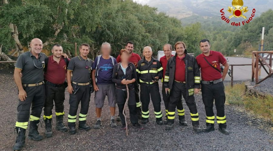 Etna nord, salvati dai Vigili del fuoco due turisti francesi dispersi