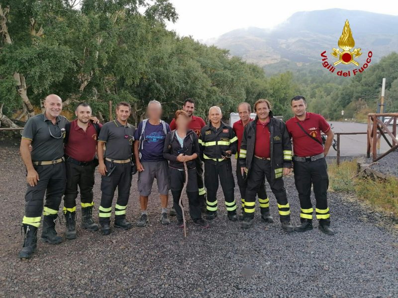 Etna nord, salvati dai Vigili del fuoco due turisti francesi dispersi