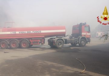 Linguaglossa nella morsa del fuoco. Interventi dei Vigili del fuoco e della Forestale