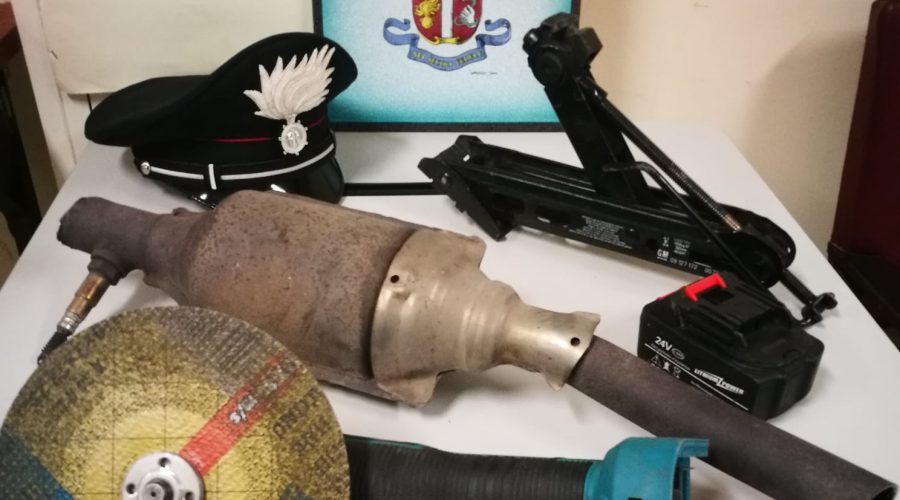 San Marco (Calatabiano), 45 enne beccato a rubare una marmitta catalitica: arrestato