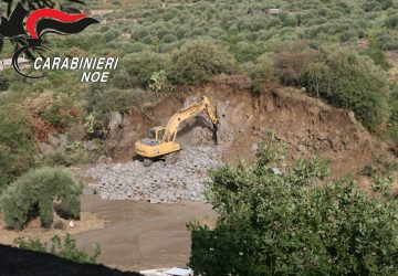 Sequestrata una cava abusiva in area sottoposta a vincolo paesaggistico: tre persone denunciate