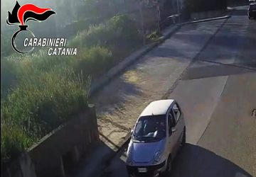 Caltagirone, avevano scippato un&rsquo;anziana in pieno centro: identificati e arrestati
