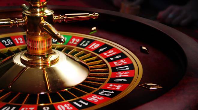 Covid e riaperture sale giochi: il punto della situazione tra diffusione dei casino online e gambling illegale