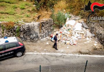 Catania, lotta all&rsquo;abbandono di rifiuti a bordo strada: denunciate 9 persone riconducibili a quattro imprese