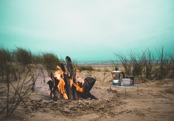 Catania, misure Covid: vietati i fal&ograve; in spiaggia la notte di Ferragosto