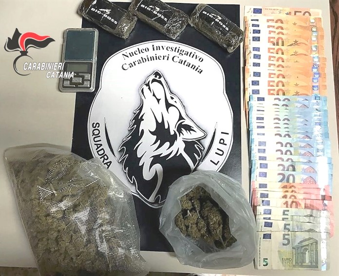 Catania, beccato dai Lupi con la droga in cucina: arrestato