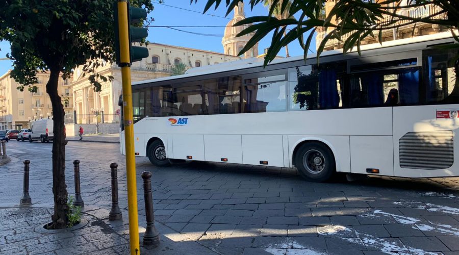 Giarre, ripresa scuole: criticità nel trasporto collettivo