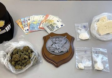 Catania, centrale della droga in via Delfo