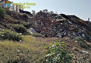 Sequestrato terreno di oltre 3 mila metri quadrati adibito a deposito di rifiuti