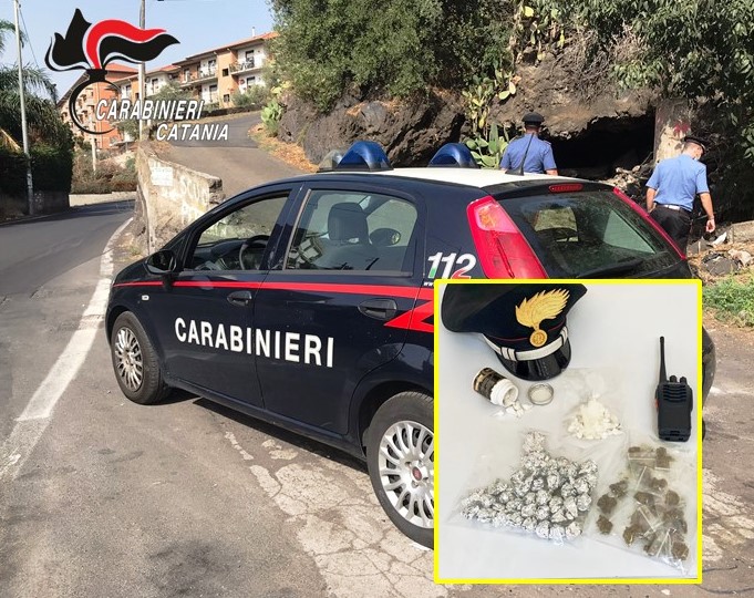 Catania, riforniva i pusher sul campo celando la droga nelle mutande
