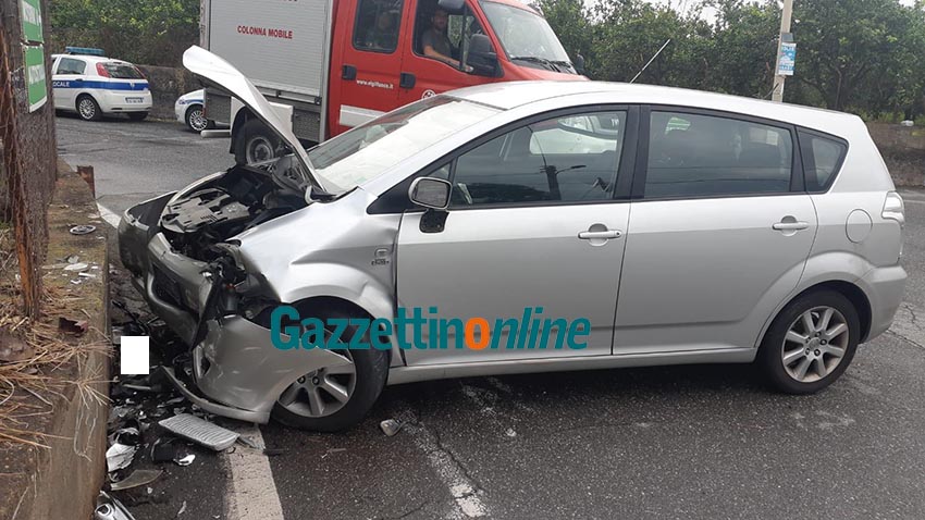 Incidente autonomo lungo la Strada 4 a Riposto. Intervento dell’elisoccorso