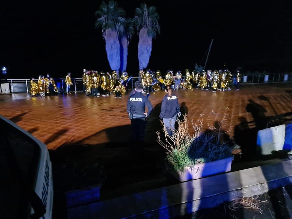 Sbarco di immigrati tra Acireale e Aci Castello: rintracciati dalla Polizia 84 migranti