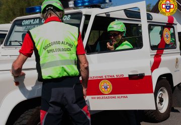 Smarrite sull'Etna e ritrovate due bambine tedesche disperse durante il parossismo