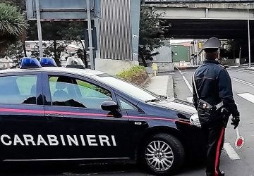 Misterbianco, per gelosia picchia la fidanzata e la lancia fuori dall’autovettura: arrestato