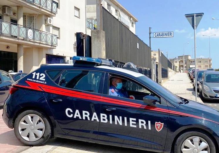 Caltagirone, botte alla moglie per un “like” su Facebook: arrestato