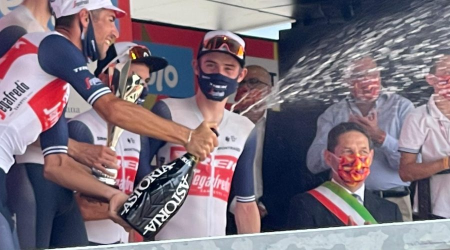 Nibali vince il Giro di Sicilia, grande festa di sport a Mascali
