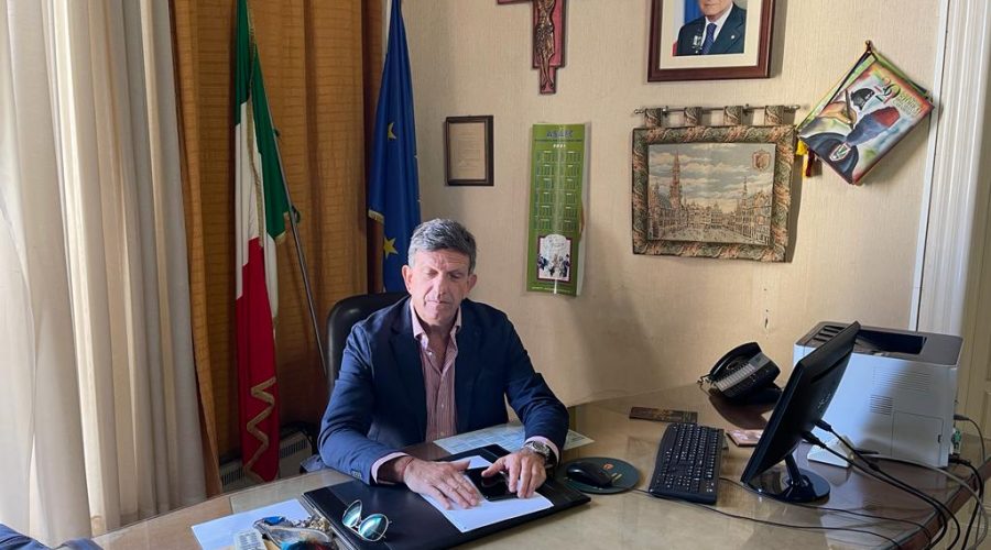 Giarre, il sindaco Cantarella ridisegna la macrostruttura. Non confermato l’incarico a La Malfa