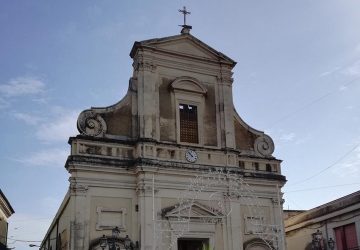 Giarre, il Vescovo Raspanti nella chiesa di Macchia: adorazione eucaristica perpetua