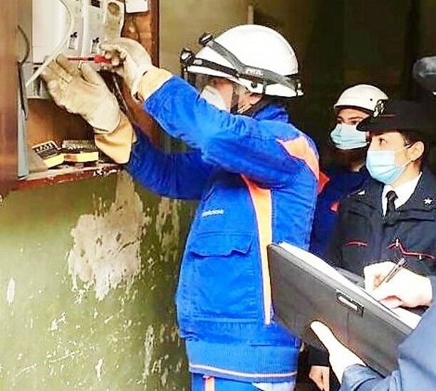 Tremestieri Etneo, risparmi in bolletta con il contatore taroccato: due denunciate