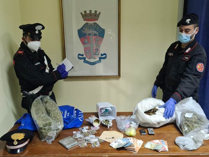 Controlli antidroga nel Giarrese. A Riposto scoperta centrale dello spaccio: tre denunciati