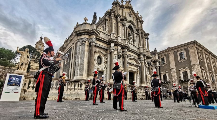 Catania: omaggiato il Milite Ignoto nel centenario della traslazione con un concerto della Fanfara dei Carabinieri