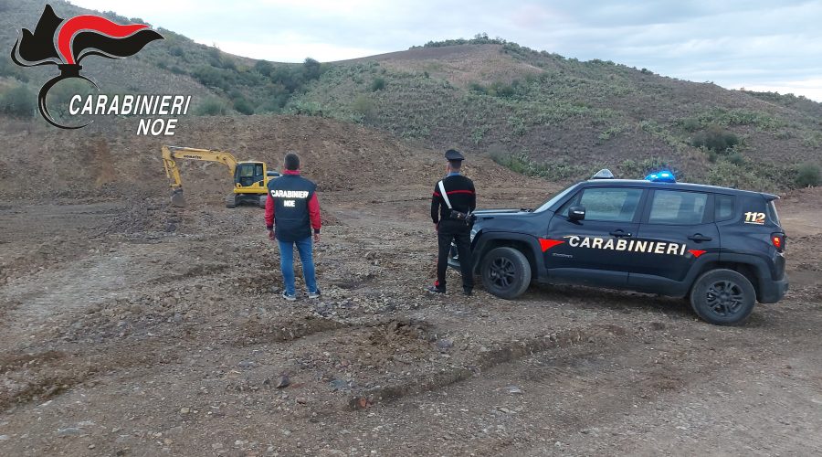 Sequestrata cava abusiva di tufo, un escavatore e un autocarro. Denunciate due persone