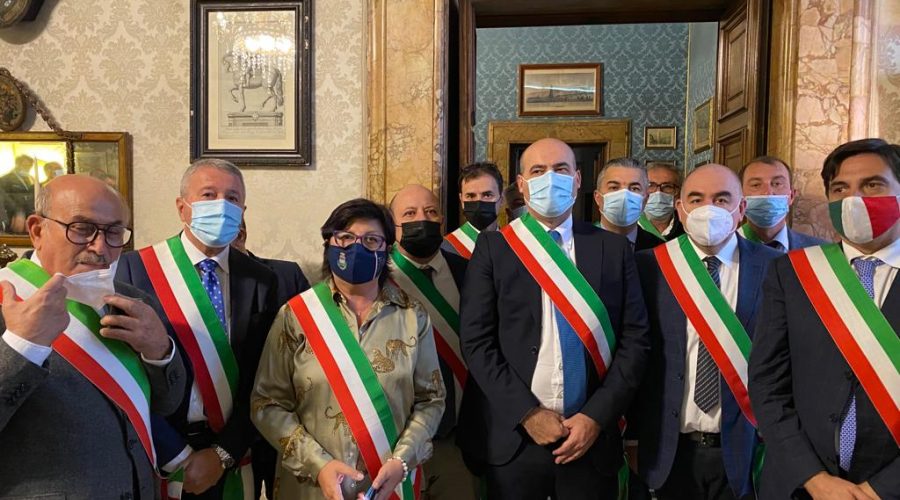 Il sindaco Caragliano con i sindaci siciliani dell’Anci contro la Manovra 2022 del Governo Draghi.