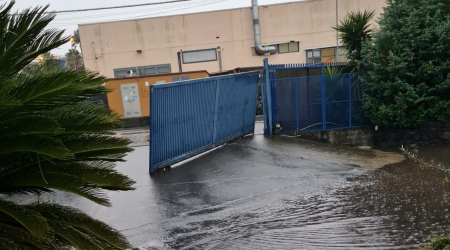 Maltempo, ingenti i danni ad Aci Sant’Antonio: chiesto stato di calamità naturale