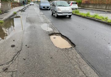 Giarre, strade martoriate dalle buche e tempi lunghi della burocrazia. Ufficio tecnico "ventre molle"
