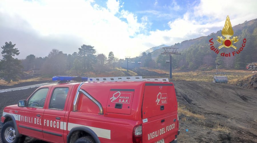 Linguaglossa, Vigili del fuoco salvano tre turisti dispersi sull’Etna
