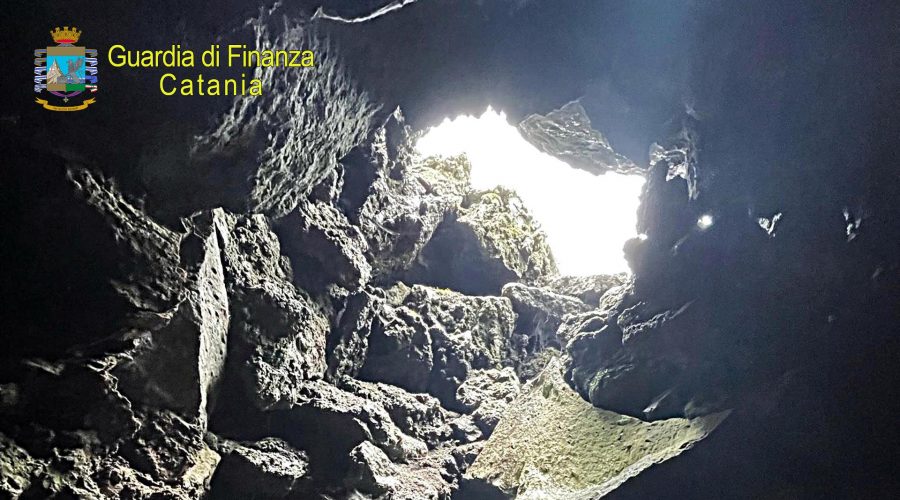 Rinvenuti resti umani in una grotta lavica in territorio di Zafferana Etnea
