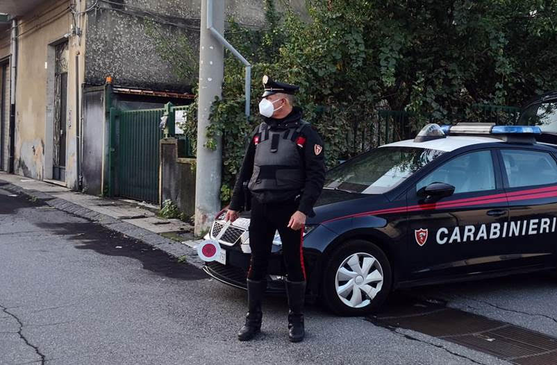 Giarre, presi con le mani nel sacco, due arresti per furto in un’abitazione