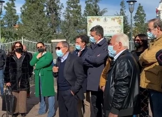 Macchia festeggia a sorpresa il sindaco Cantarella