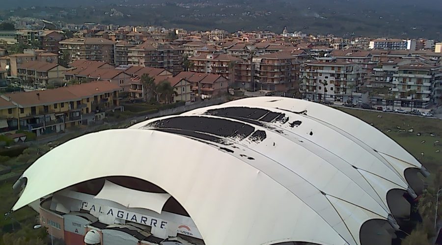 Ordinanza di chiusura per il palaGiarre. Insorge la ditta che gestisce l’impianto