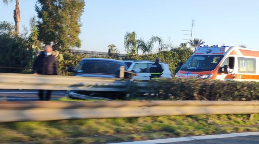 A18, incidente nei pressi dello svincolo di Giarre