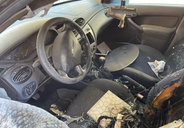 Riposto, appiccato il fuoco ad una vettura in sosta in via Crispi