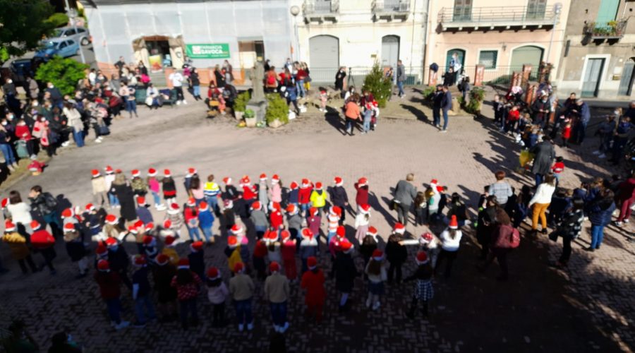 A Carruba per l’Immacolata l’accensione dell’albero Speciale della Pro loco