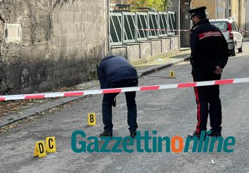 Riposto, commerciante e figlio accoltellati in via Vaccarini. L'autore asserragliato a casa &egrave; stato arrestato VIDEO