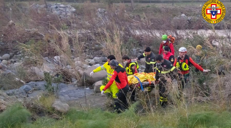 Tragedia a Giardini Naxos, corpo senza vita di un motociclista acese trovato nel greto dell’Alcantara