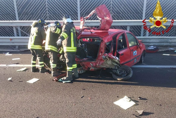 Tragico incidente sulla Catania Siracusa, vittima un giarrese