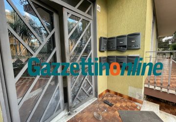 Giarre, ordigno rudimentale fatto esplodere davanti l'ingresso di una palazzina
