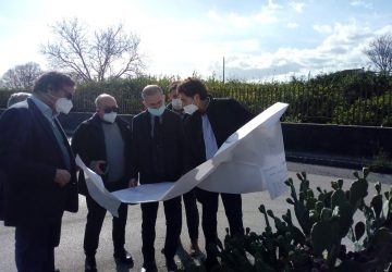 Ricognizione operativa a Riposto dell&rsquo;assessore regionale alle Infrastrutture Falcone per la  Mareneve e la pista pedo ciclabile sul lungomare