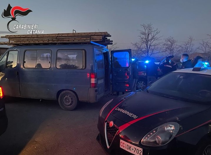 Paternò e Biancavilla, controlli anticaporalato nelle campagne