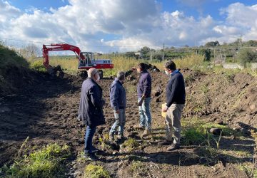 Giarre, sversamento liquami fognari nel torrente Macchia: occorre rimuovere 140mt di tubazione