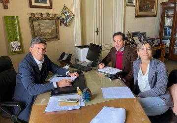 Giarre, tregua armata nella crisi che attanaglia Cantarella: stasera si riunisce il Consiglio: forse