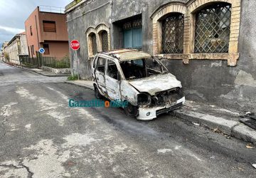 Riposto, piromane in azione in via Circumvallazione