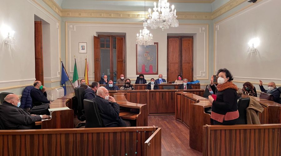 Riposto, il Consiglio approva il Bilancio. In aula seduta fluida e costruttiva