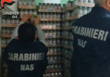Rietichettavano gli alimenti scaduti e li rimettevano in commercio. Operazione del Nas