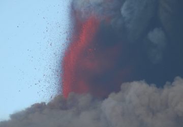 Etna, cessata fontana di lava al cratere di Sud-Est